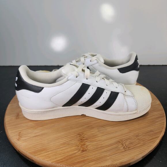 Women's Adidas Superstar Sz 7.5 010388 White Black Leather Casual Sneakers - Picture 5 of 9